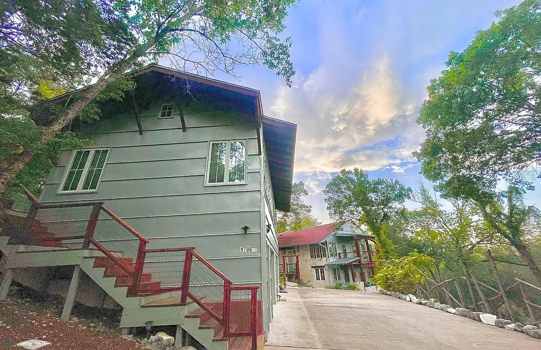 The Rivery Retreat, Choose From Luxury Guesthouse Cabin Or Poolside Suite In Lake Austin Hill Country-1